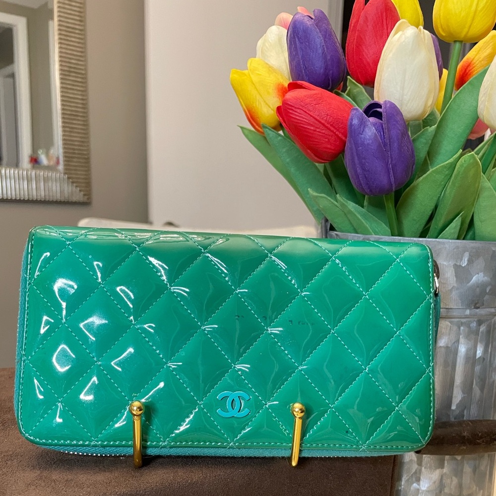*WITH COA* Chanel